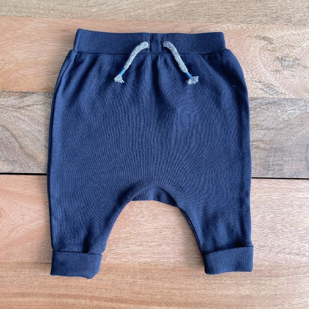 $2 Joe Fresh baby joggers 0-3m blue
